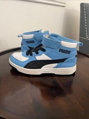 Puma Kids High-Top Sneakers in Light Blue, White and Black